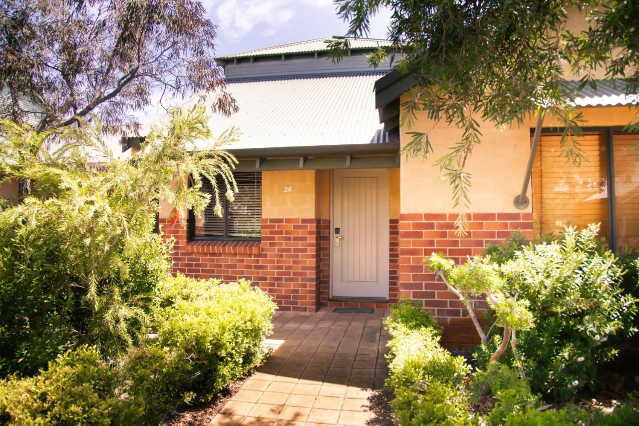 Presidential Bungalow Busselton Exteriör bild